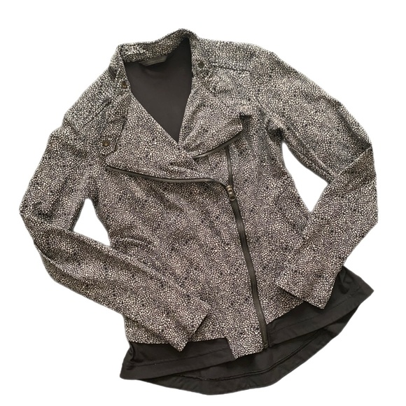 Lululemon Bust A Move Jacket
Plush Petal Black Ghost - Picture 1 of 16